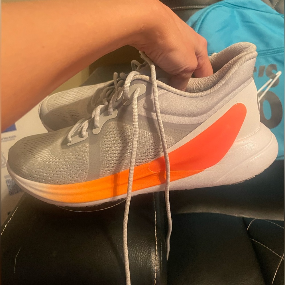 Size 9 Lululemon Athletica Blissfeel shoes - like new condition! - Picture 5 of 6